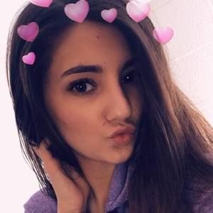 Meet your Posher, Kenzie